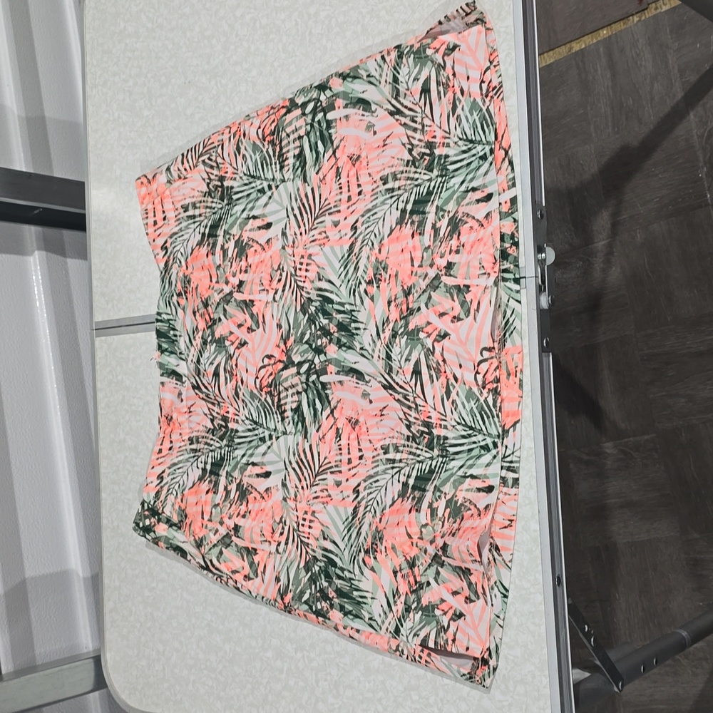 Lady Hagan skirt with built-in shorts peach and green pattern size 10‎